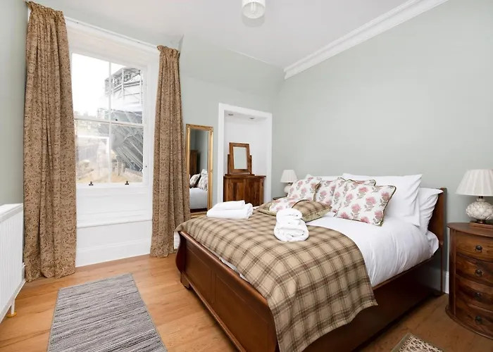 Joivy Cozy Apt Near Edinburgh Castle