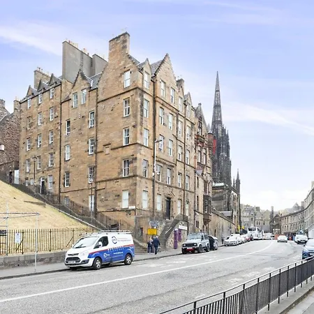 Joivy Cozy Apt Near Edinburgh Castle Exterior photo